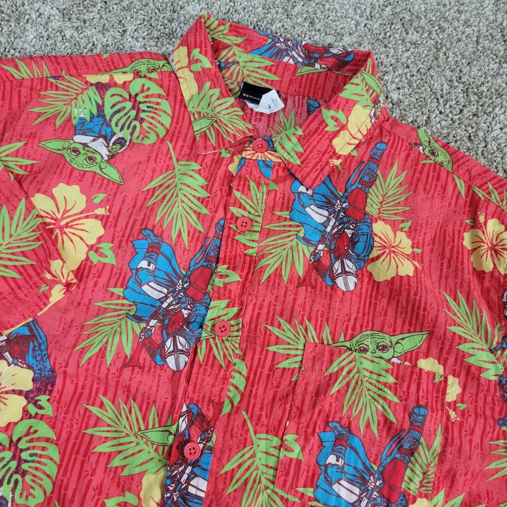 Star Wars Mens Large Red AOP Floral Yoda Hawaiian Button Up Short‎ Sleeve